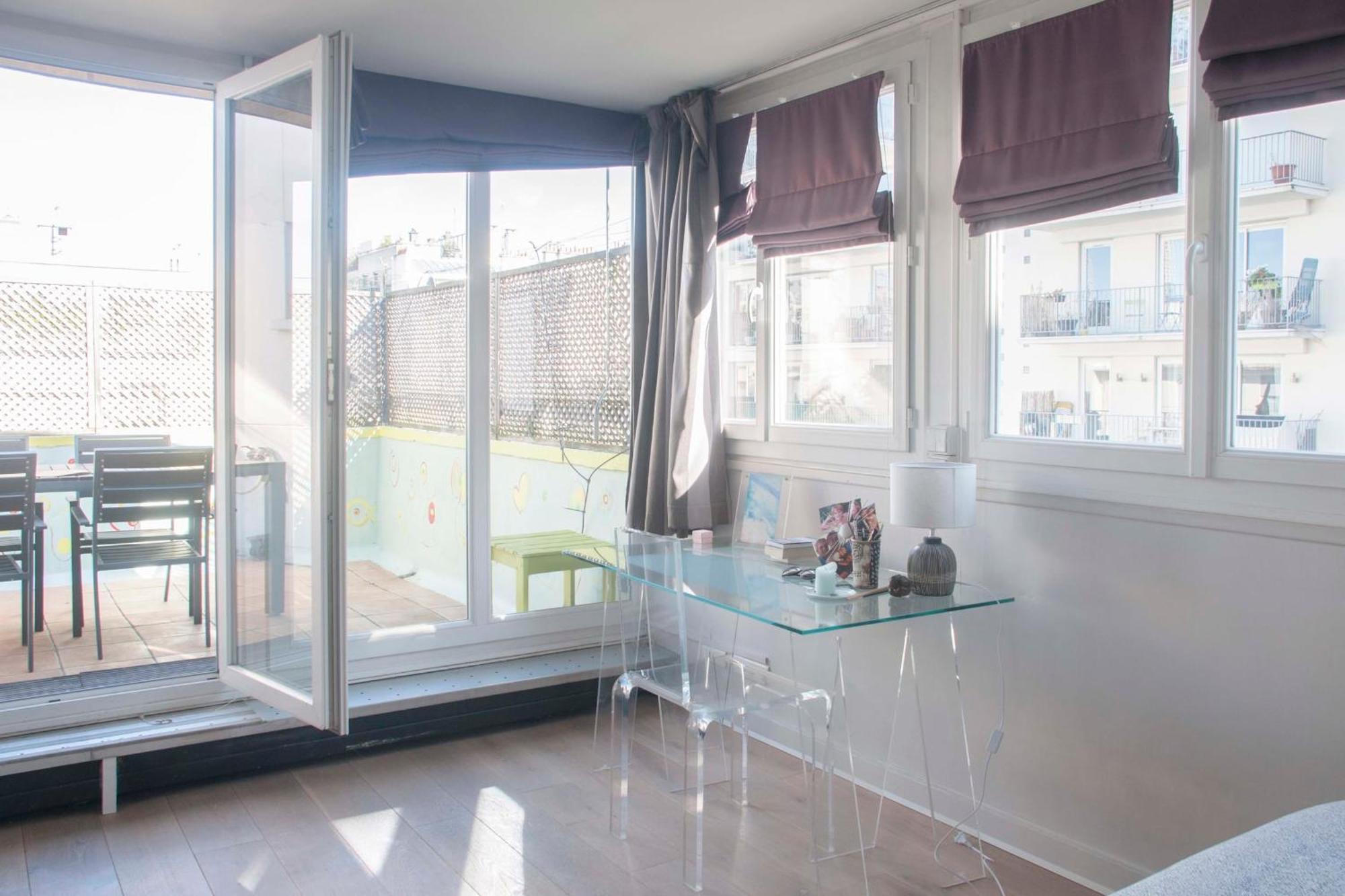 Cosy Apartment With Balcony In The Heart Of París Exterior foto